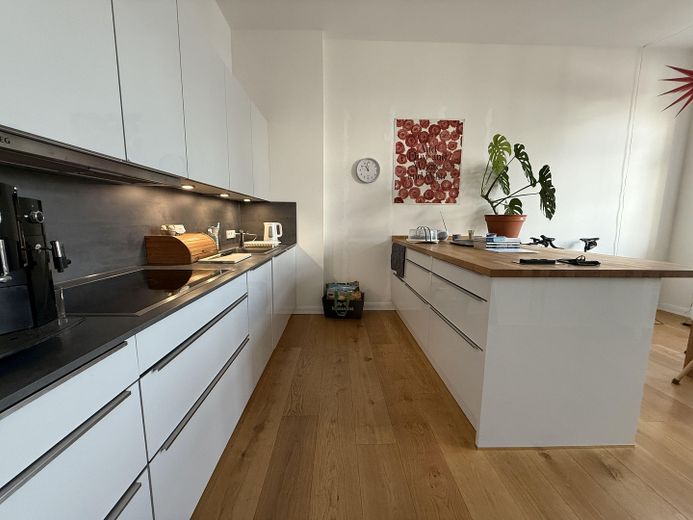 Licht, Wasser, Altbau – Traumwohnung in Schwerins Bestlage am Pfaffenteich – Foto 3