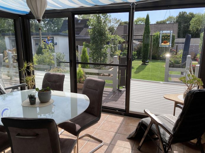 Komfortables Wohnen auf einer Ebene – Gepflegter Bungalow in attraktiver Lage von  Weyhe-Leeste – Wintergarten