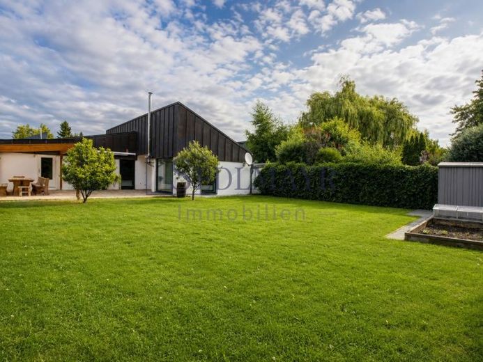 VERKAUF: Nur wenige Schritte zum Ammersee – komfortabler Bungalow in begehrter Wohnlage von Eching – Foto 1