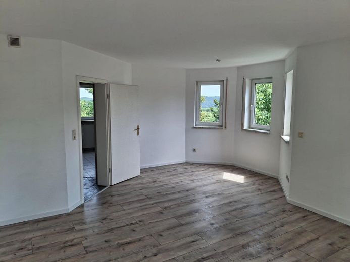 Helle 2-Raum Wohnungen mit Balkon – Wohnzimmer 