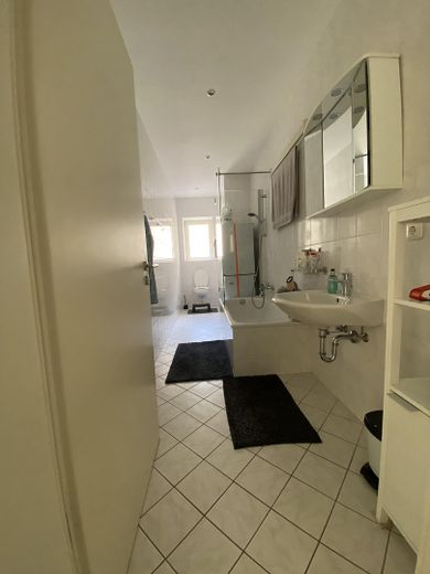 Appartement 1 pièce avec cuisine et salle de bains, pour célibataires ou couples, en face de la zone piétonne, Rheinstr. Wiesbaden – Photo 9