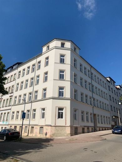 Zweitbezug nach San.! Kompakte 3-Zi. mit Einbauküche, Lam., Lift u. Wanne! – Hausansicht