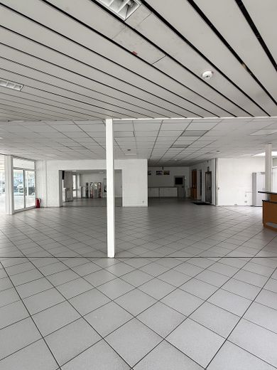 UN'OCCASIONE UNICA: 1.400 mq ex concessionaria auto + 900 mq di area esterna - subito disponibile! – Foto 4