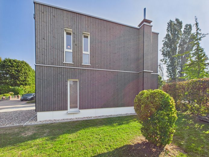 Wie neu! Hochwertig saniertes, freistehendes Einfamilienhaus in Wesel-Lackhausen – Gartenansich