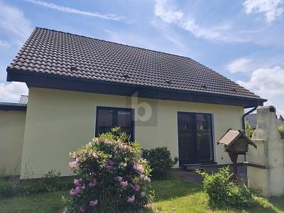 VIVERE NEL VERDE – SPAZIO PER TUTTA LA FAMIGLIA – 1780408963_8b870a.jpg