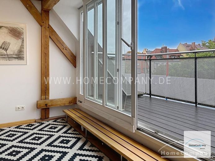 Helle, modern möblierte 1,5-Zimmer-Dachgeschoss-Maisonette-Wohnung mit Südbalkon in Schwabing – 2afb252a43ebae1f499879f97cccd8561a87967a.jpg