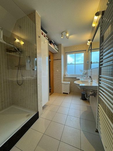 1. Bad Dusche, Sauna