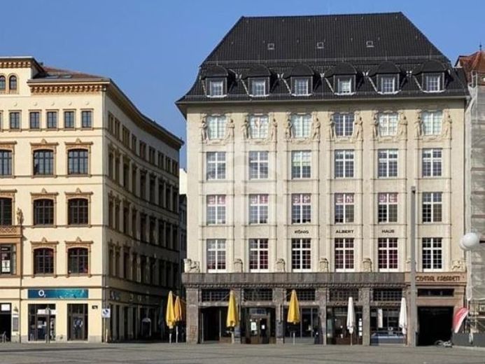 POWIERZCHNIE BIUROWE bezpośrednio przy rynku – świeżo wyremontowane – do 960 m² z widokiem na ratusz – Zdjęcie 1