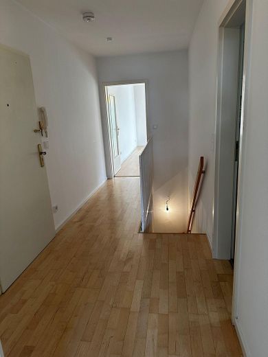 Flur mit integrierter Treppe 