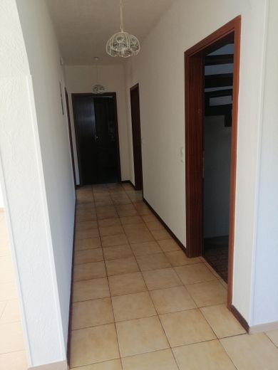 RESERVIERT Einfamilienhaus Massivhaus Einliegerwohnung ruhige Wohnlage Keller Garten – EG Flur
