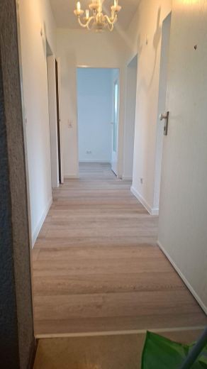 Flur (Blick in die Wohnung)