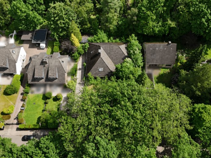 Grundstückshälfte in Hamburg Sülldorf – attraktive Basis für eine Doppelhausbebauung – Foto 1