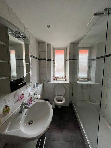 Zentral in Oberammergau- 3 Zimmer- Balkon mit Bergblick- 83qm - 1.OG – Badezimmer