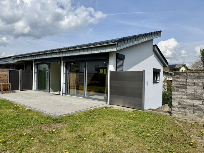 Architekten-Einfamilienhaus der Extraklasse - Wohnen auf gehobenem Niveau – Süd-Ostansicht