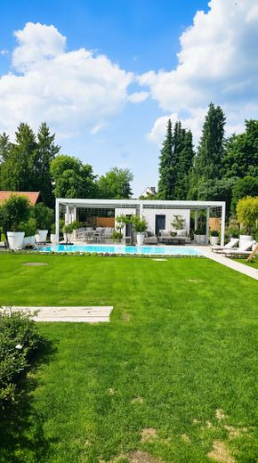 München-Solln’da münhasıran #Komisyonsuz# KfW 55 yeni yapı çok aileli konut, tamamen mobilyalı, 2 havuz, spor salonu, sauna, koi göleti – EG