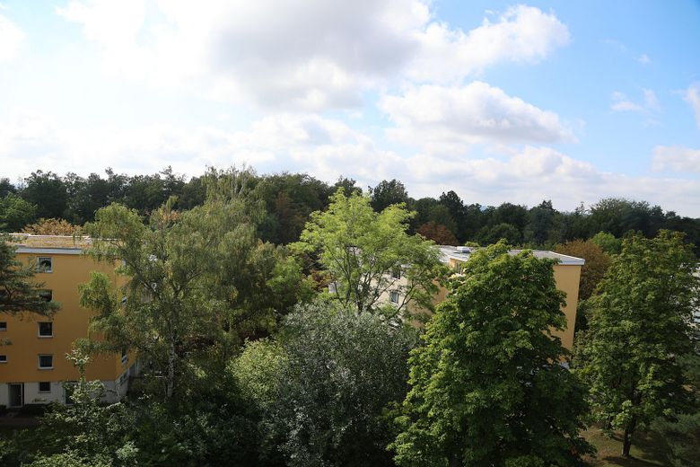 Wunderschöne 2,5-Zimmer Whg mit Panoramablick, Balkon + Tiefgarage – Foto 13