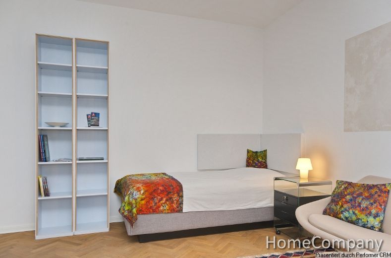 Bonito y luminoso apartamento con balcón y una impresionante vista hacia el centro de Düsseldorf – 93d1785333e2c06343d189272b18bad9ce6329ce.jpg