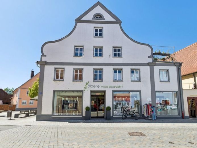 Denkmalgeschütztes Wohn- und Geschäftshaus – Foto 1