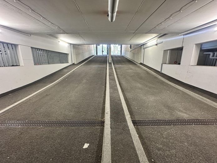 Tiefgarageneinfahrt