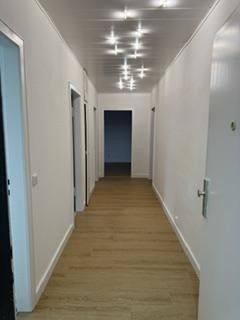 Helle 3 Zimmerwohnung in Hannover Ahlem frisch renoviert mit Einbauküche und KFZ Stellplatz – Flur