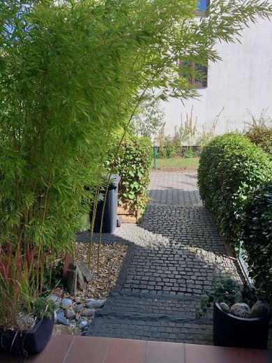 Sonniges Reihenendhaus mit Atelier - ruhige, familienfreundliche Lage, Garten & Blick über Skyline – Zugang zum Haus  