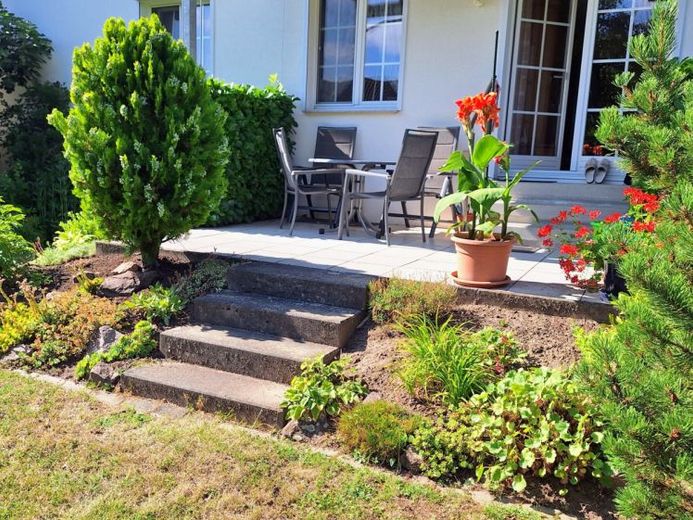 3-Raum-Wohnung mit Terrasse und Reihenhausflair in Heide-Süd Gemarkung Kröllwitz – Foto 1