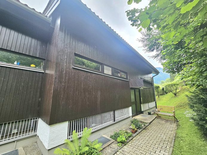 Hauseingang, Fenster Küc + Bad