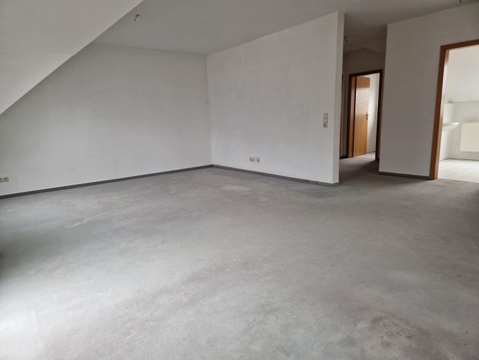 Wohnzimmer Blick zum Eingang