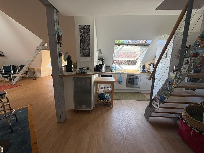 Außergewöhnliche DG-/Maisonettewohnung im Zooviertel – Großzügiges Wohnen, Blick in die Eilenriede – Eingangsbereich mit Küche