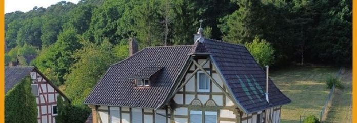 DAS PFARRHAUS AM WALDRAND!
KEINE KÄUFERPROVISION!