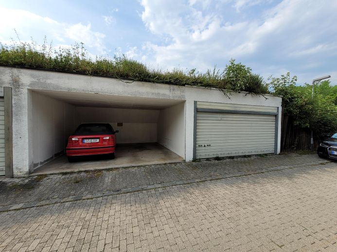 Großzügiges Reihenmittelhaus in Eching- von privat – Überdachter Stellplatz