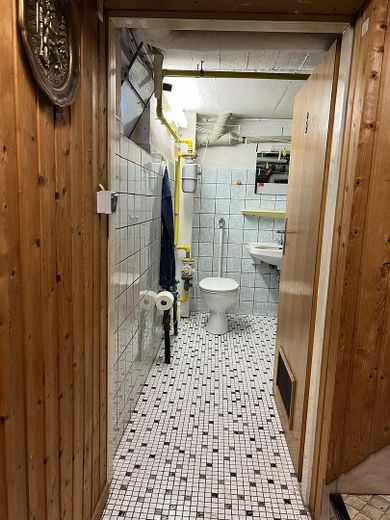 Keller: Bad mit Dusche 