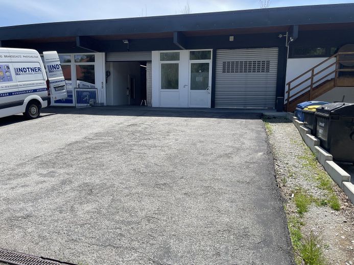 Superfici di magazzino e ufficio riscaldabili in affitto a Eggenfelden -734qm – Photo 35