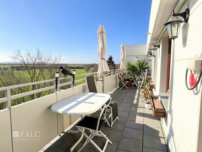 Attraktive 3-Zimmer-Wohnung mit großem Balkon und Weitblick im Wohnpark Bergheim – Balkon
