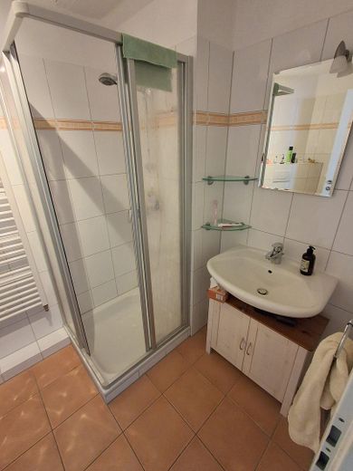 Wunderschöne 2-Zimmer-Wohnung in Top-Lage von Scharbeutz in unmittelbarer Strandnähe zu verkaufen – Bad - Dusche