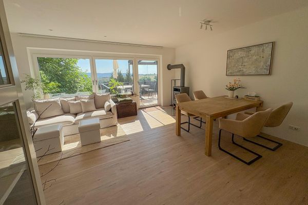 Provisionsfrei - Wohnen wie im eigenen Haus: 120m² mit Garten, Traum-Weitblick & Wellness-Faktor