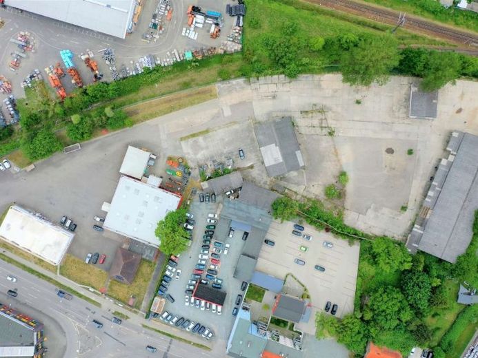 Provisionsfrei! 5000 m² befestigte Freifläche (ab 0,50 €/m² mtl.), Containerstellplätze, Kalthallen – Foto 1