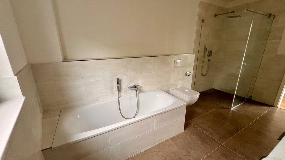 Penthouse I 3-Zimmer-Wohnung mit Süd-Dachterrasse & Aufzug – Vollbad