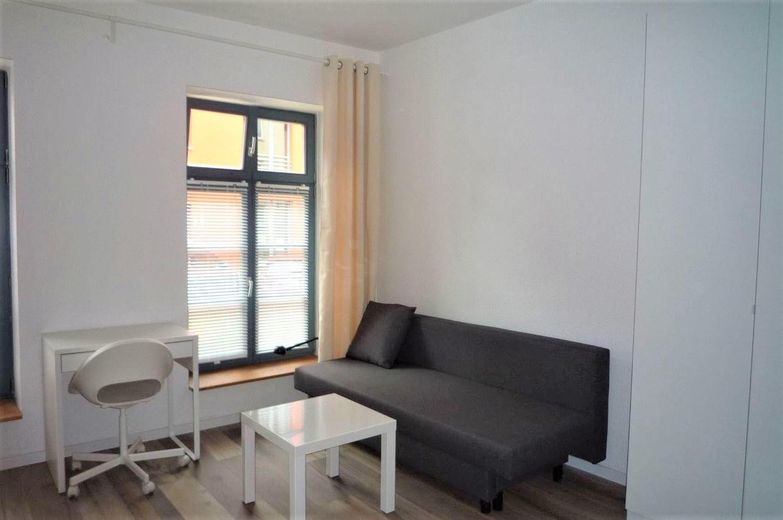 Ab 01.10.2026: möbl. Apartment in der Altstadt von Wismar – Wohn-/Schlafraum