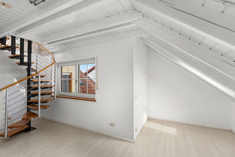 Stilvolle 4-Raum-Maisonette-Wohnung mit gehobener Innenausstattung – Foto 5