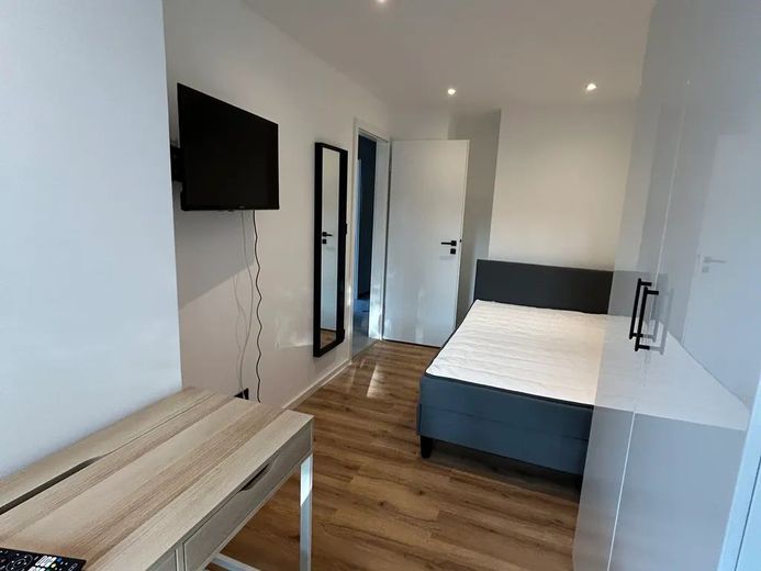 Komfortables WG-Zimmer in angenehmer Wohnatmosphäre I München | Waldschulstraße 54 – Zimmer 4
