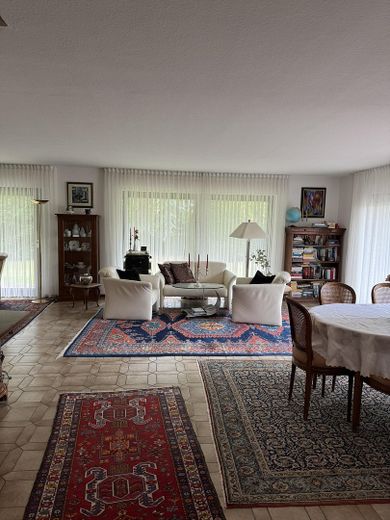 Beaucoup d’espace pour vos projets et rêves, spacieuse maison individuelle avec appartement indépendant à Cologne-Hahnwald – Wohnbereich
