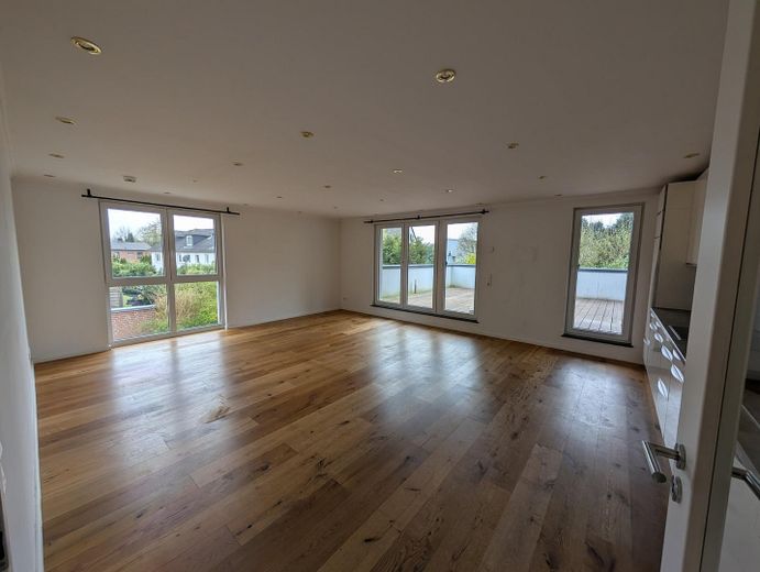 Exklusive 4-Zimmer Neubauwohnung mit großer Sonnenterrasse und Tiefgarage – Foto 4