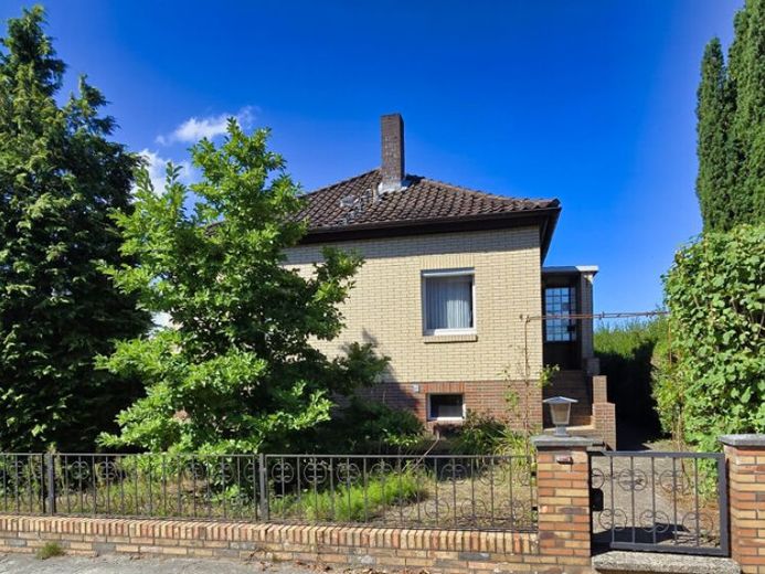 Der Wintergarten lädt schon ein – im Haus muss noch der Handwerker rein! 
Sanierungsobjekt in Celle! – Foto 1