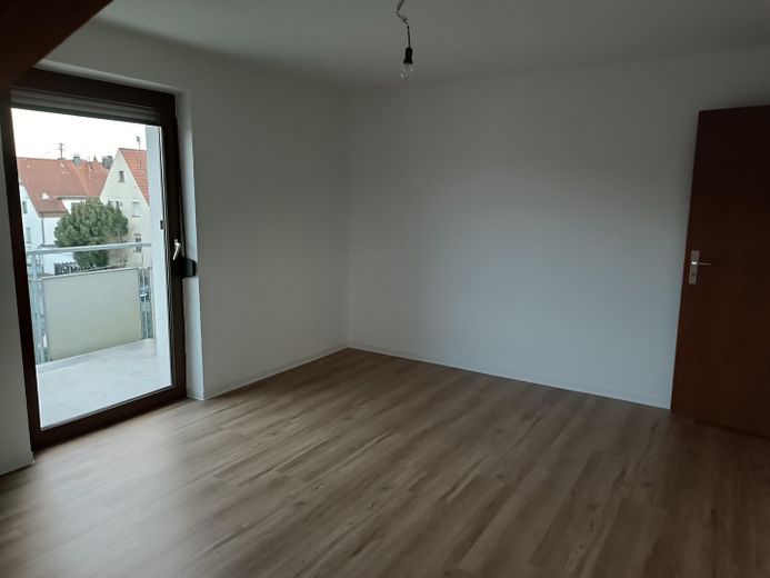 Wohnzimmer, Ausgang Balkon