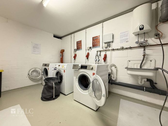 RESERVIERT*Bezugsfreie Erdgeschosswohnung in zentrumsnaher Lage mit 2 Balkonen und Außenstellplatz* – Waschraum