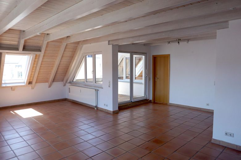 Affascinante appartamento duplex con splendido balcone a Leutkirch im Allgäu – Wohn-/Essbereich 1.OG