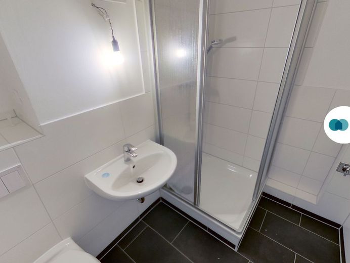 Klein aber fein: 2-Zimmer-Wohnung in Rostock – Badezimmer
