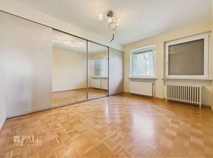 ***Hullersen - Modernisiertes Mehrfamilienhaus mit 6 Wohneinheiten auf üppigem Grundstück*** – Eigentümerwohnung