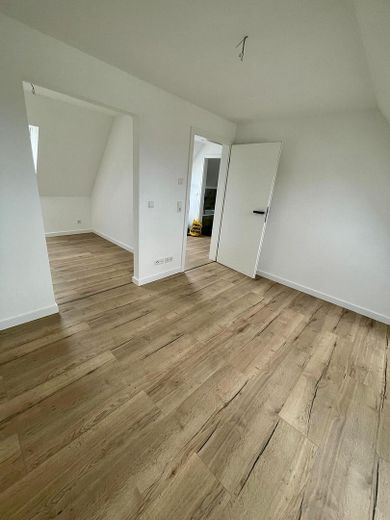 Schlafzimmer mit Ankleide OG